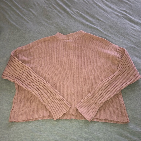 American Eagle Cropped Sweater - Picture 3 of 3